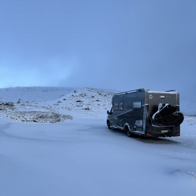 Durmiendo en el motorhome en el Volcan Batea Mahuida (Neuquen)