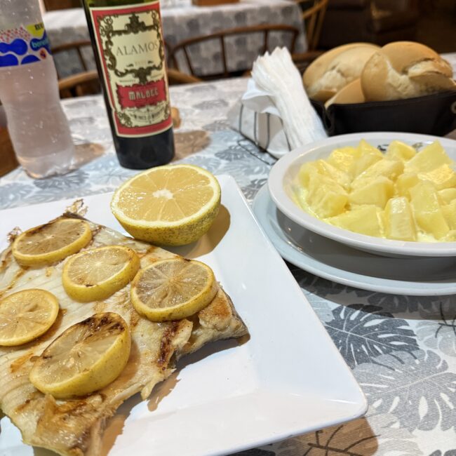 Pacú a la parrilla en Cabaña San Julián. El pescado más rico del rio que hay